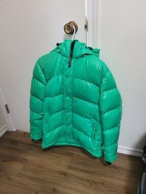 TNA SUPER PUFF WOMENS SMALL SHINY LIGHT GREEN